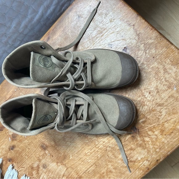 Palladium Tan and Brown Boots Rugged High-Top Design - Picture 2 of 6